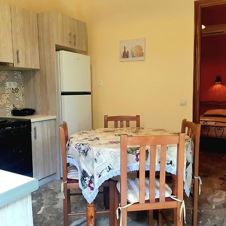 Stamoulis Apartments Ajía Effimía Kültér fotó