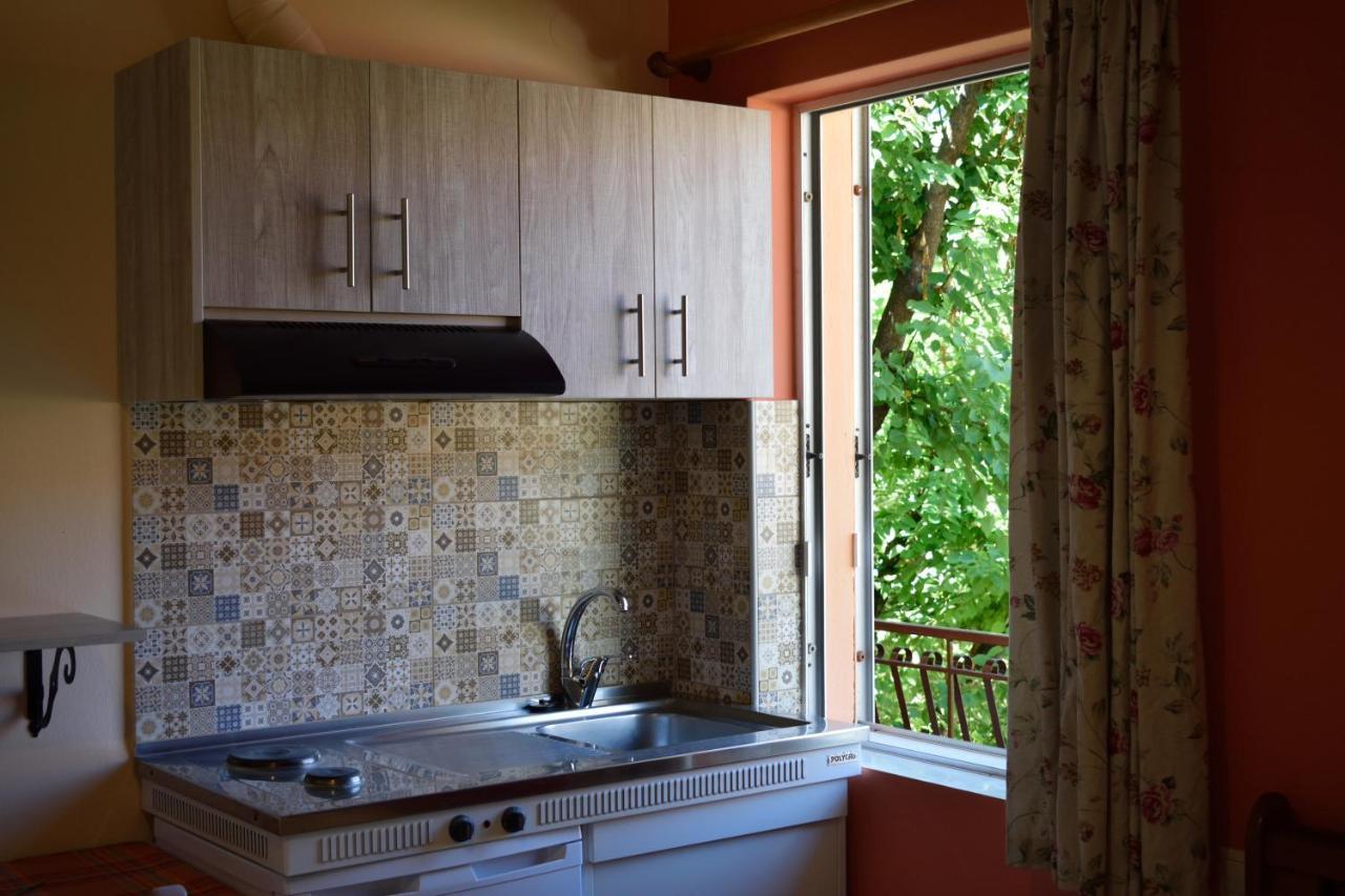 Stamoulis Apartments Ajía Effimía Kültér fotó