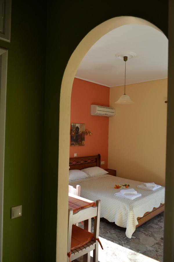Stamoulis Apartments Ajía Effimía Kültér fotó