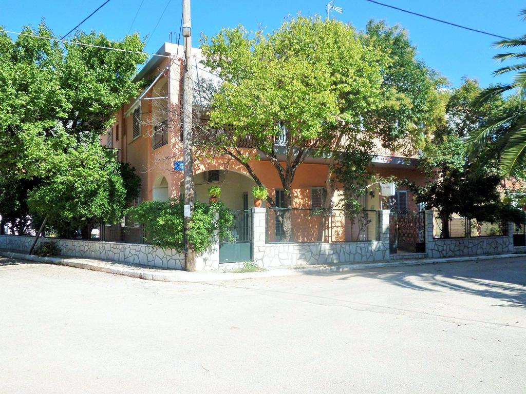 Stamoulis Apartments Ajía Effimía Kültér fotó