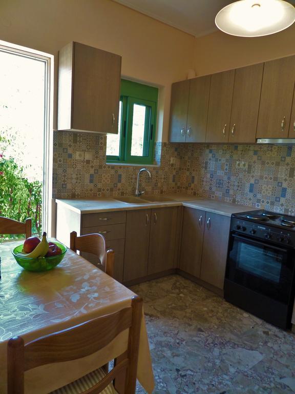 Stamoulis Apartments Ajía Effimía Kültér fotó