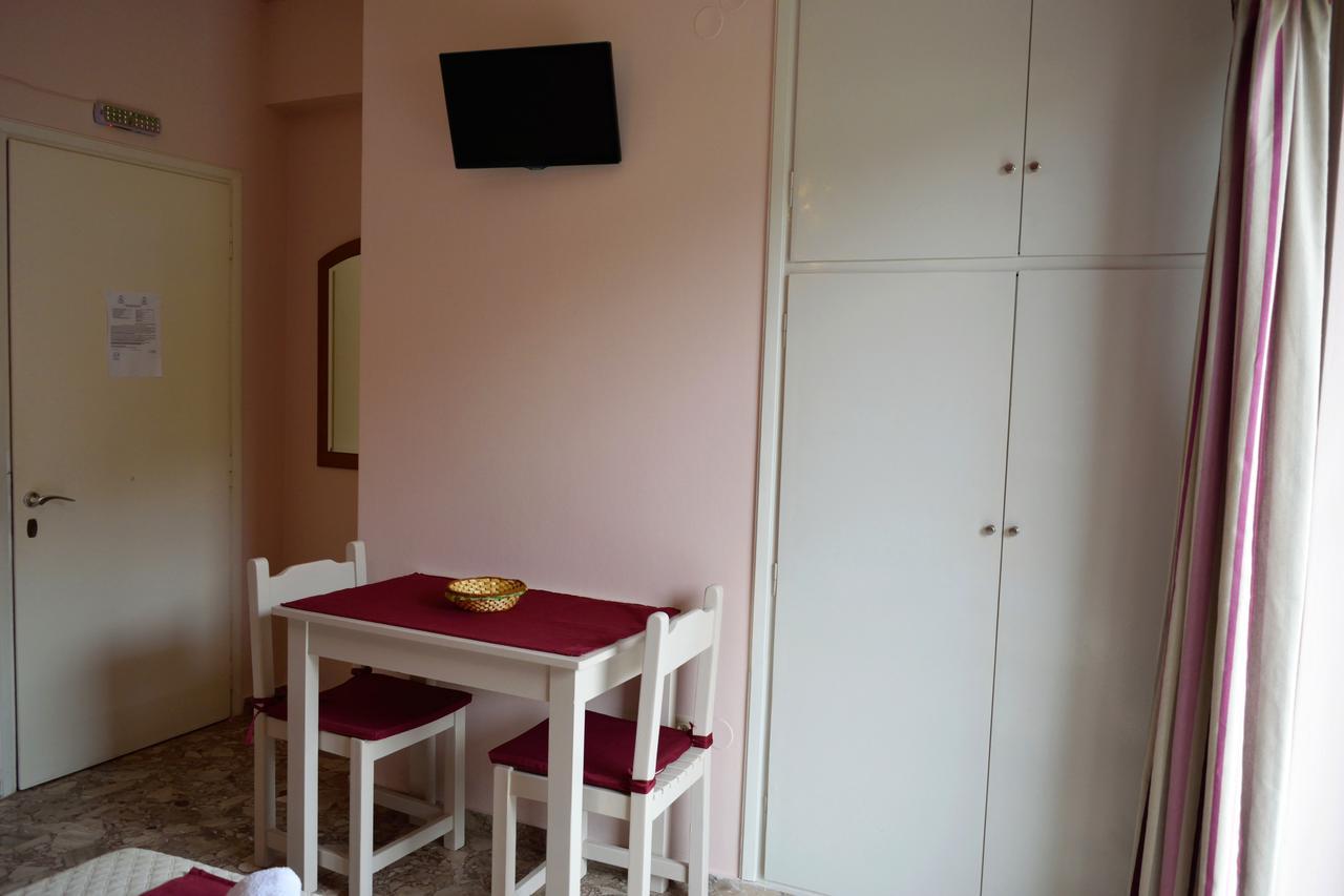 Stamoulis Apartments Ajía Effimía Kültér fotó
