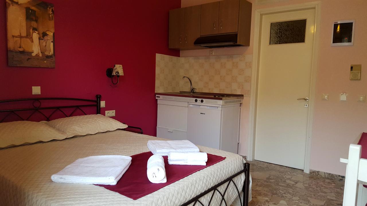 Stamoulis Apartments Ajía Effimía Kültér fotó