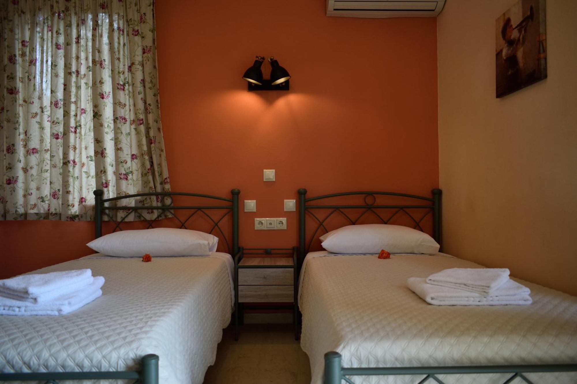 Stamoulis Apartments Ajía Effimía Kültér fotó