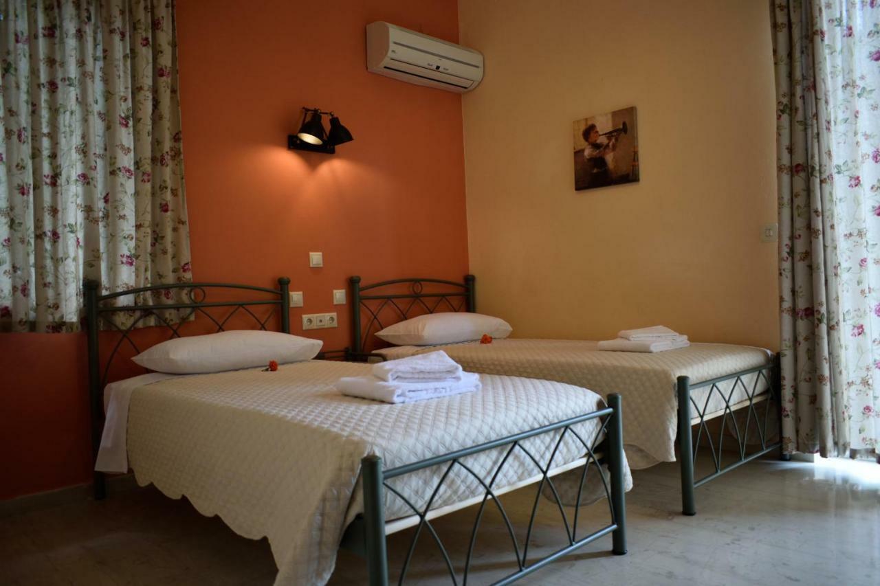 Stamoulis Apartments Ajía Effimía Kültér fotó
